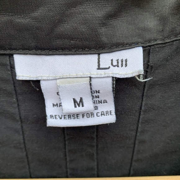 Luii Lightweight mid-sleeve zipper jacket. - Picture 5 of 5